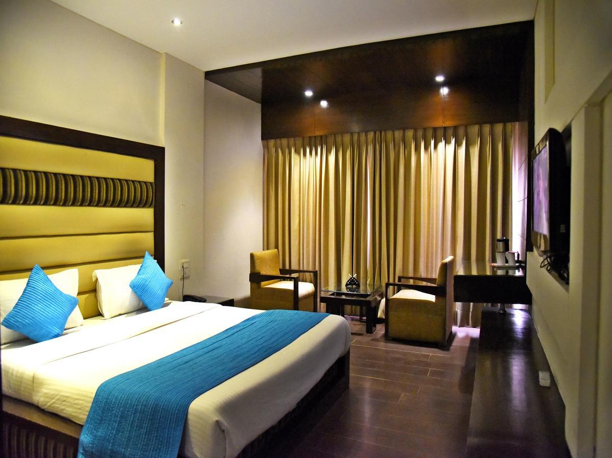 Landmark Hotell Chandīgarh Eksteriør bilde