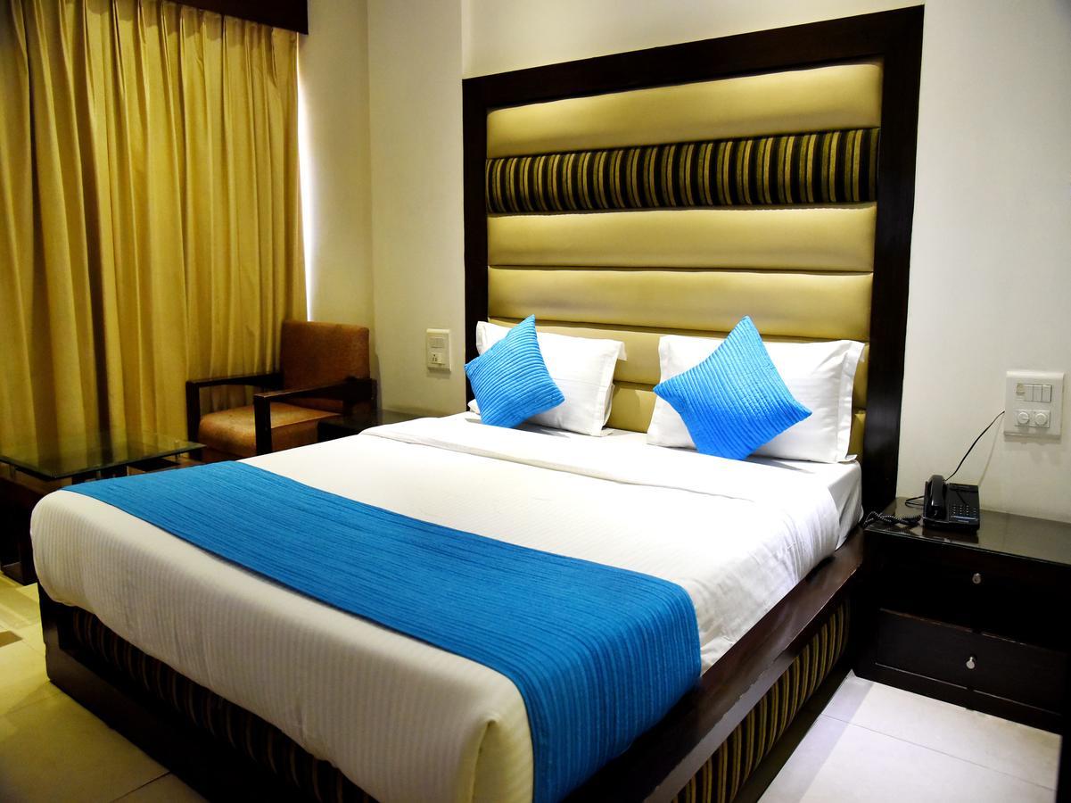 Landmark Hotell Chandīgarh Eksteriør bilde